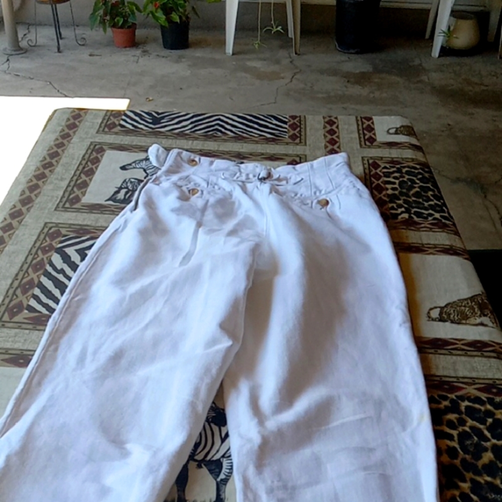 BARNEYS NEW YORK WHITE PANTS